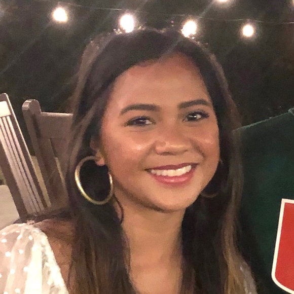 Meet your Posher, Caroline - Picture 1 of 1